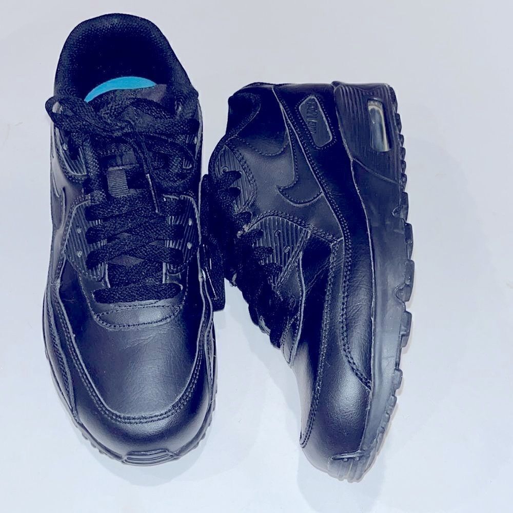 Nike Airmax  black leather sneakers